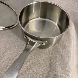 Calphalon Kitchen Essential Stainless Steel Saucepan 8702 . 2QT  W/Lid